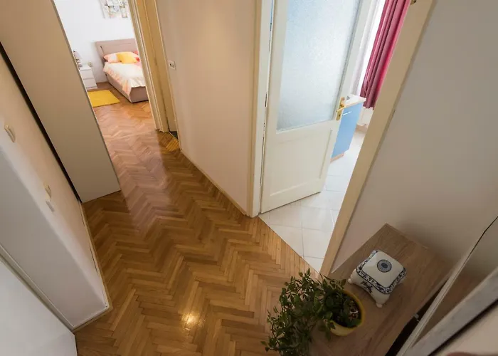 T&m With Parking In The Old Town Апартаменты