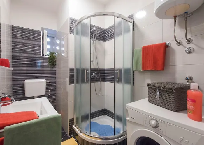 T&m With Parking In The Old Town Задар