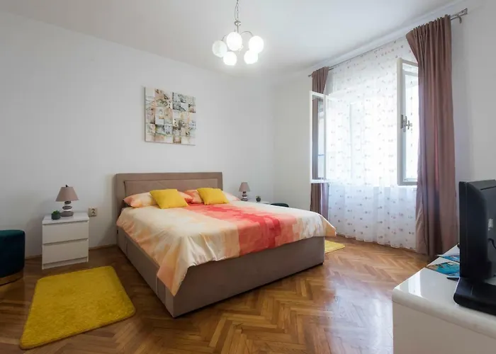 Апартаменты T&m With Parking In The Old Town *