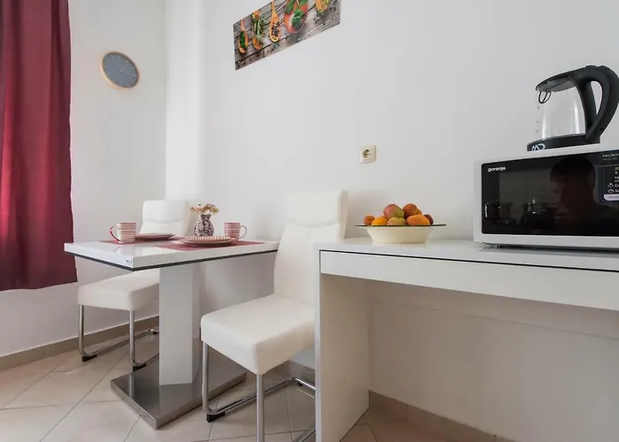 T&m With Parking In The Old Town