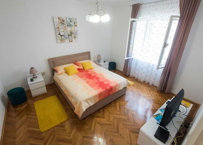 T&m With Parking In The Old Town Апартаменты