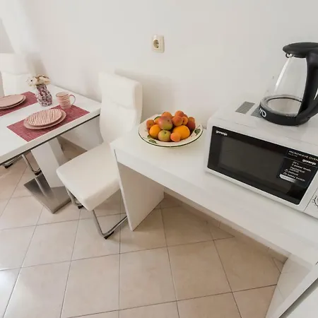 T&m With Parking In The Old Town Apartman Zára