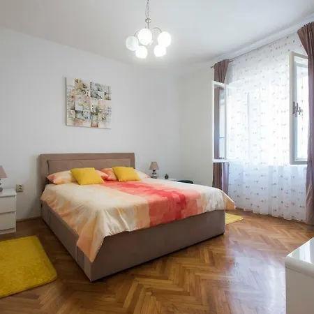 Apartman T&m With Parking In The Old Town *