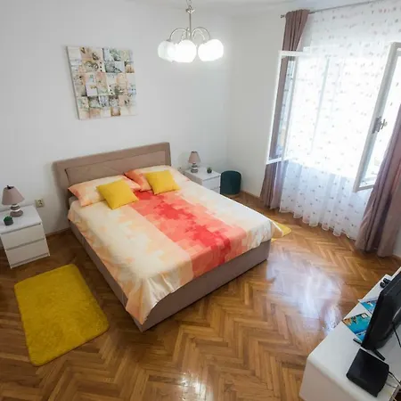 T&m With Parking In The Old Town Appartement