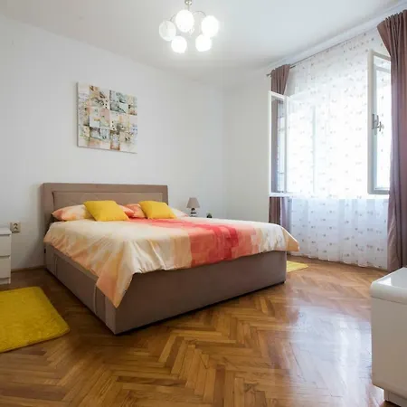 Apartman T&m With Parking In The Old Town