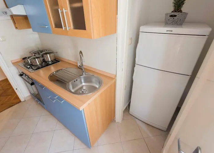 T&m With Parking In The Old Town Apartman *