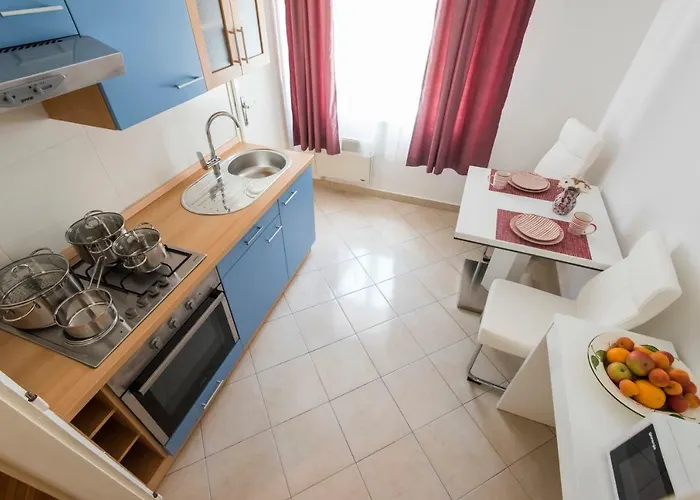 T&m With Parking In The Old Town