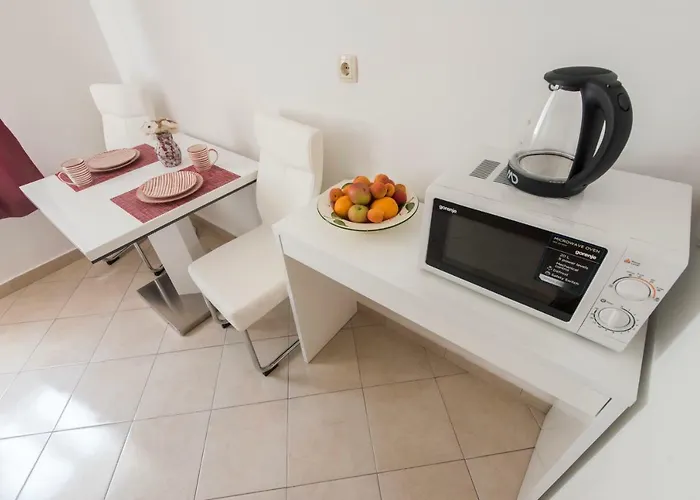 T&m With Parking In The Old Town Apartman Zára